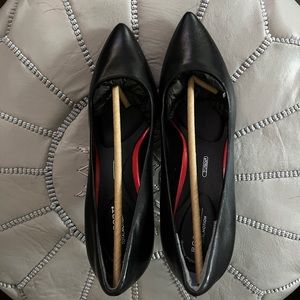 Rockport Black High Heel dress shoes - size 7.5 - never worn
